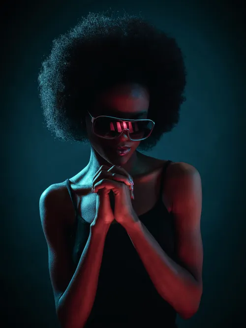 Girl with sunglasses
