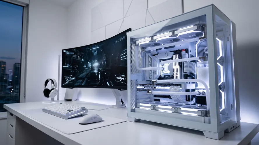 White Gaming PC Setup
